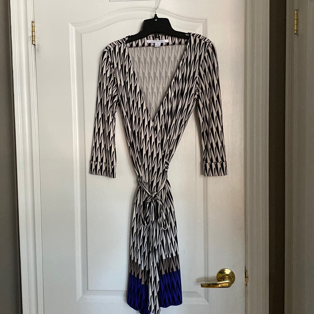 Diane Von Furstenberg Wrap Dress 3/4 Sleeve Midi